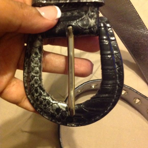 Guess snakeskin inspired belt - Picture 5 of 8